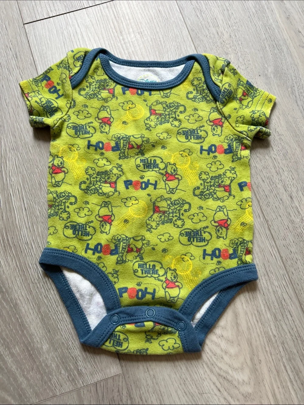 💋3/$10💋Disney Winnie the Pooh Baby Onesie Size 0-3 months